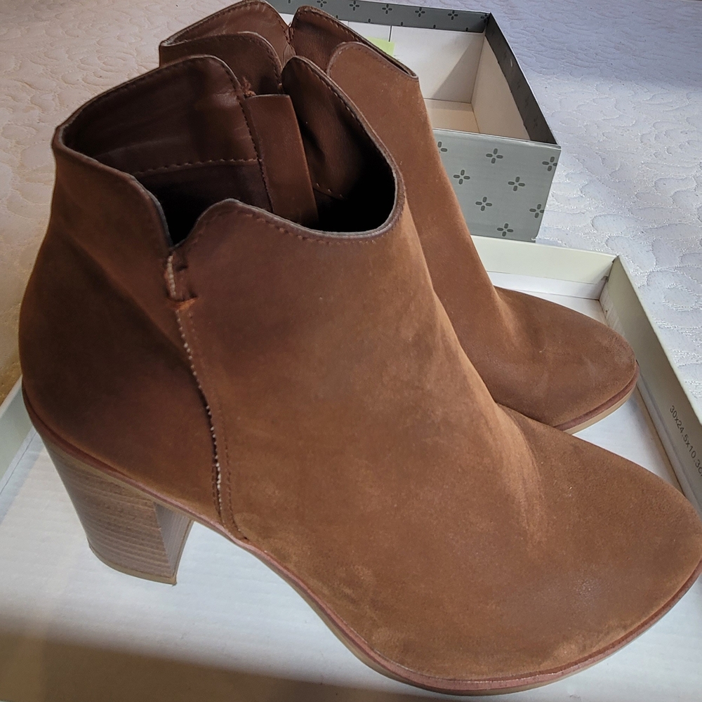 MIA Brown Ankle Boots with Western Design and Stacked Heel